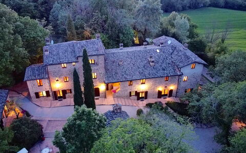 Borgo Al Castello: Costruzione, Pianta, Proprietà, Finestra, Luce, Natura, Casa, Albero, Villetta, Area Rurale