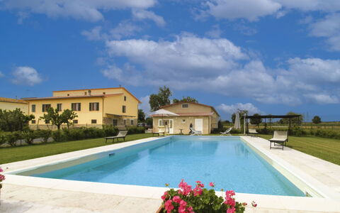 Casa Angela: Piscina, Zona Residenziale, Ricorrere, Tempo Libero, Terme, Estate, Mobili Da Esterno, Insediamento Umano, Villa, Hacienda