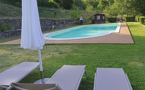 La Casa nel Borgo: Blu, Piscina, Materiale Composito, Ricorrere, Shade, Eco Hotel, Giochi D'Acqua, Hacienda, Landscaping, Terme