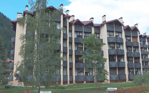 Argentière 200: Cielo, Costruzione, Pianta, Nube, Finestra, Albero, Palazzone, Condominio, Lotto, Urban Design