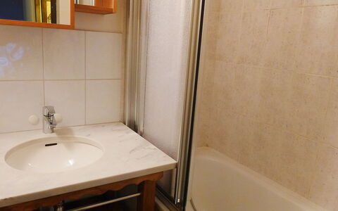 Argentière 200: Bagno, Proprietà, Camera, Piastrella, Parete, Rubinetto, Lavandino Del Bagno, Pavimento, Lavello, Marmo
