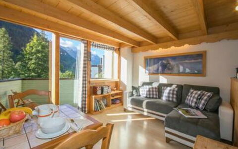 Argentière 200: Legna, Casa, Villetta, Latifoglie, Color Legno, Legname, Balcone, Eco Hotel, Plank, Paesino Di Montagna