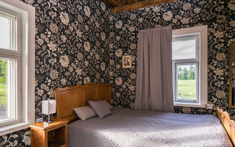 Kekkola: Letto, Mobilia, Camera Da Letto, Interior Design, Bedding, Lenzuolo, Pavimentazione, Legna, Pavimento, Camera