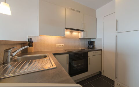 Skyview with Parking and Balcony: Cabinetry, Rubinetto, Lavandino Della Cucina, Controsoffitto, Proprietà, Lavello, Idraulico Fixture, Costruzione, Cucina Stufa, Cucina