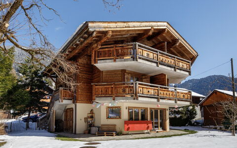 Chalet sans Soucis: Legna, Casa, Villetta, Porta, Balcone, Design, Legname, Log Cabin
