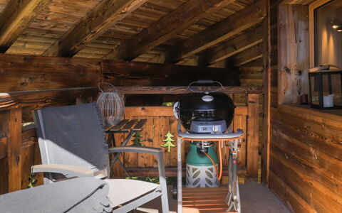 Chalet sans Soucis: Legna, Costruzione, Attico, Fascio, Pavimento, Latifoglie, Pavimentazione, Color Legno, Villetta, Tavolo