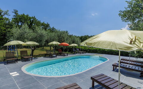 Labin 389: Piscina, Mobili Da Esterno, Shade, Giardino, Landscaping, Prato, Cortile, Ricorrere, Sedia, Eco Hotel
