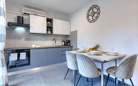 Labin 389: Interior Design, Mobilia, Pavimentazione, Soffitto, Cucina, Controsoffitto, Pavimento, Camera, Illuminazione, Cabinetry