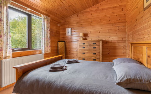 Loch Side Lodge 8: Mobilia, Proprietà, Cornice, Azzurro, Legna, Illuminazione, Interior Design, Comfort, Pavimento, Pavimentazione
