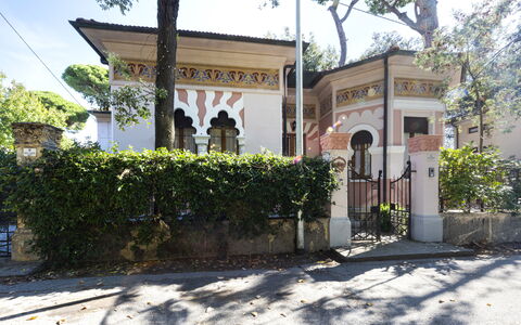 Villa Marconi: Pianta, Proprietà, Cielo, Albero, Parete, Facciata, Tempo Libero, Costruzione, Città, Luogo Di Culto