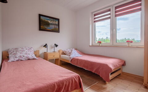Zagroda Nad Krutynią: Legna, Camera Da Letto, Letto, Casa, Pavimento, Lenzuolo, Telaio Del Letto, Bedding, Dormitorio, Camera
