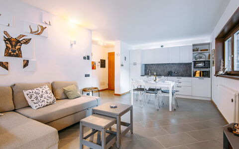 Canazei 430: Tavolo, Mobilia, Divano, Cornice, Interior Design, Legna, Pavimento, Pavimentazione, Casa, Soggiorno