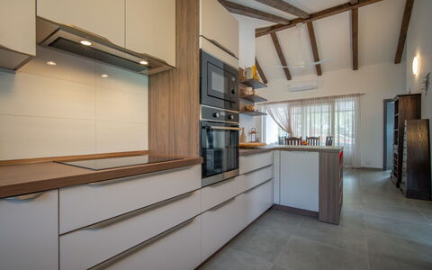 Artatore: Cabinetry, Proprietà, Costruzione, Controsoffitto, Legna, Cucina, Interior Design, Pavimentazione, Pavimento, Elettrodomestico Da Cucina