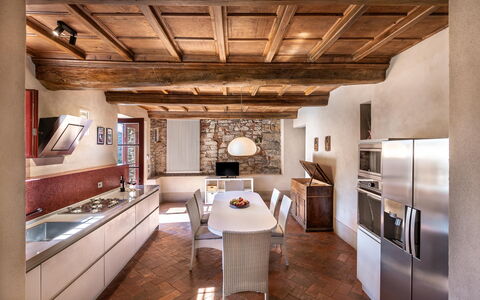 San Tommaso: Mobilia, Proprietà, Interior Design, Illuminazione, Cucina, Tavolo, Legna, Pavimentazione, Pavimento, Soggiorno
