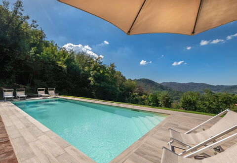 San Tommaso: Acqua, Cielo, Proprietà, Giorno, Piscina, Azzurro, Natura, Ombrello, Costruzione, Nube