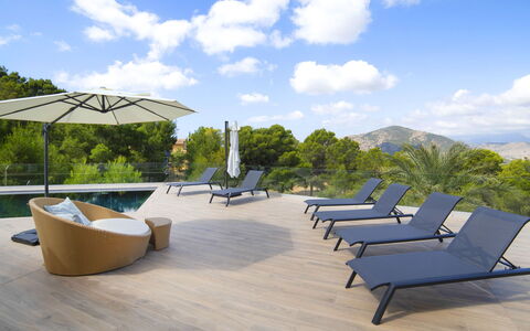 Mucho: Cielo, Nube, Mobili Da Esterno, Shade, Lettino, Legna, Comfort, Albero, Tempo Libero, Paesaggio