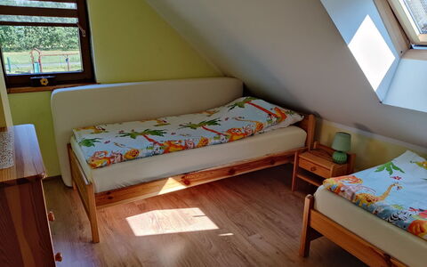 Domek Z Klimatem: Proprietà, Mobilia, Finestra, Azzurro, Comfort, Legna, Interior Design, Pavimento, Pavimentazione, Costruzione