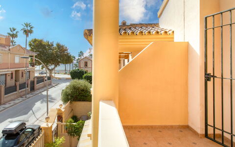 Villa Corales: Acqua, Cielo, Nube, Paesaggio Naturale, Spiaggia, Costiera E Morfologie Oceanic, Terreno, Albero, Orizzonte, Paesaggio