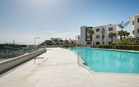 Mañanas Felices Iii: Acqua, Cielo, Giorno, Costruzione, Pianta, Piscina, Finestra, Albero, Urban Design, Tempo Libero