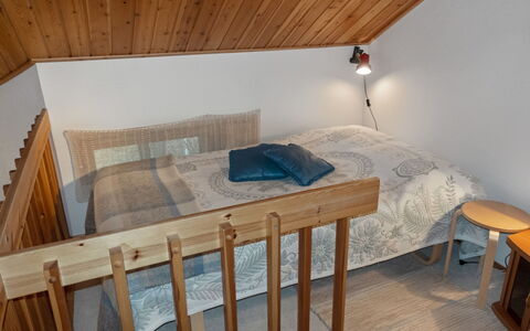 Siulapalkinen a 4: Mobilia, Interior Design, Pavimento, Parete, Pavimentazione, Camera Da Letto, Legna, Letto, Soffitto, Camera