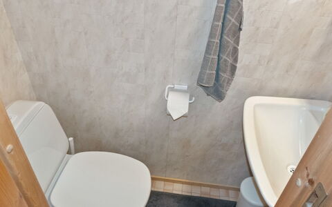 Siulapalkinen a 4: Toilet Seat, Idraulico Fixture, Parete, Bagno, Pavimentazione, Gabinetto, Pavimento, Lavandino Del Bagno, Lavello, Idraulico