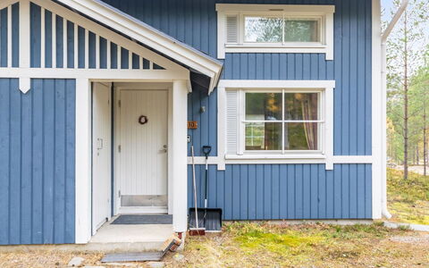 Oivanpyhä C 10: Balcone, Appartamento, Shade, Bicchiere, Condominio, Corrimano, Portico, Illuminazione Diurna, Deck, Mobili Da Esterno
