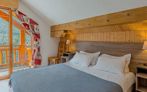 Vaujany 110: Neve, Cielo, Nube, Montagna, Costruzione, Pendenza, Albero, Pianta, Casa, Paesaggio Naturale