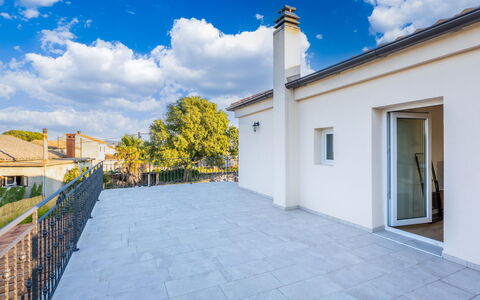 Paesana Heritage House: Cielo, Nube, Pianta, Fiore, Ecoregione, Paesaggio Naturale, Albero, Lotto, Agricoltura, Plain