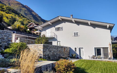 Ronscione Bellavista: Mobilia, Comfort, Legna, Letto, Illuminazione, Shade, Finestra, Pavimento, Pavimentazione