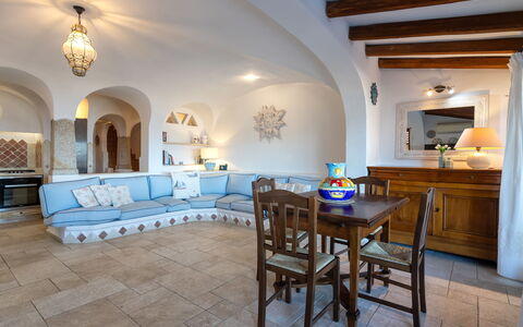 Valentina: Blu, Mobilia, Interior Design, Pavimentazione, Pavimento, Soffitto, Tavolo, Divano, Camera, Soggiorno