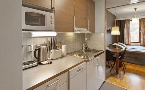 Ylläs Chalets 3309: Mobilia, Sedia, Mobili Da Esterno, Tavolo, Legna, Tavolo Esterno, Cucina & Sala Da Pranzo Tavolo, Shade, Giardino, Ombrello