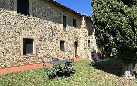 Montauto: Finestra, Proprietà, Costruzione, Pianta, Cielo, Casa, Erba, Villetta, Mobili Da Esterno, Albero