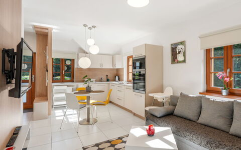 Posázaví: Mobilia, Interior Design, Pavimentazione, Legna, Pavimento, Soffitto, Camera, Illuminazione, Casa, Soggiorno
