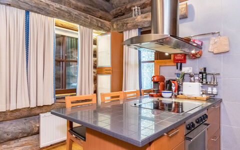Satukero a 2: Villetta, Casa, Casa, Edifici Giardino, Raccordo, Log Cabin, Agriturismo, Estate, Capannone, Cortile
