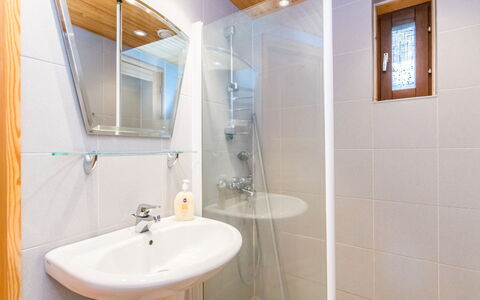 Satukero a 2: Villetta, Casa, Casa, Edifici Giardino, Raccordo, Log Cabin, Agriturismo, Estate, Capannone, Cortile