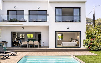 Solenzara 646: Casa, Zona Residenziale, Casa, Tetto, Materiale Composito, Estate, Villetta, Shade, Piscina, Villa