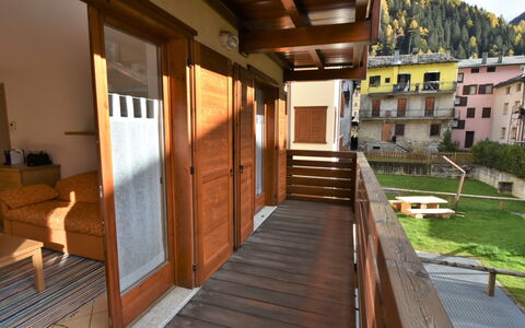 Cà Serena: Costruzione, Pianta, Legna, Finestra, Color Legno, Immobiliare, Latifoglie, Villetta, Pavimentazione, Tetto