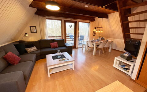 Waldrauschen: Mobilia, Costruzione, Divano, Tavolo, Legna, Comfort, Interior Design, Pavimento, Soggiorno, Pavimentazione