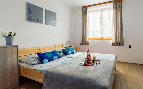 Nimrod: Mobilia, Proprietà, Finestra, Pianta, Costruzione, Tessile, Interior Design, Legna, Comfort, Pianta Della Casa