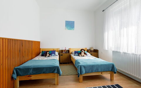 Pioneer: Mobilia, Costruzione, Azzurro, Legna, Comfort, Interior Design, Pavimentazione, Pavimento, Shade