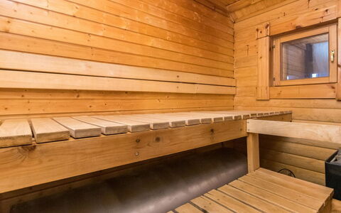 Kuukkelin Tupa 2: Balcone, Appartamento, Shade, Bicchiere, Condominio, Corrimano, Portico, Illuminazione Diurna, Deck, Mobili Da Esterno