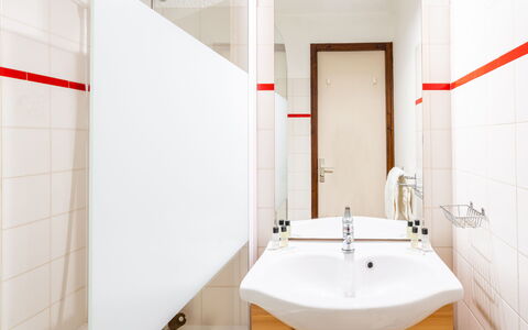 Morillon 604: Idraulico Fixture, Rubinetto, Bagno, Specchio, Lavandino Del Bagno, Costruzione, Lavello, Pavimento