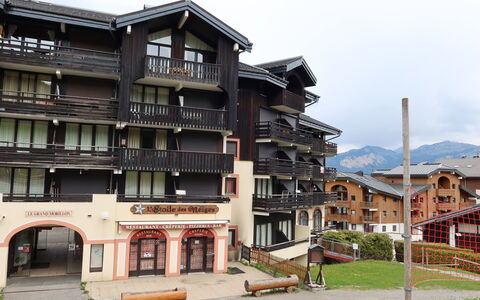 Morillon 604: Cielo, Proprietà, Costruzione, Pianta, Finestra, Urban Design, Condominio, Zona Residenziale, Casa, Facciata