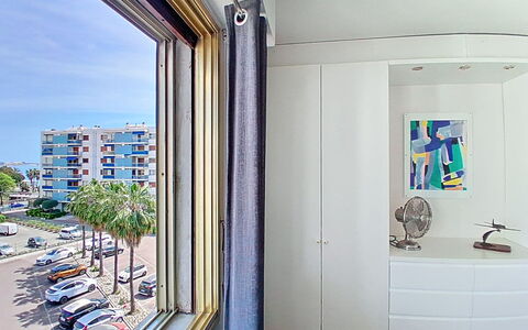 Cagnes-Sur-Mer 173: Interior Design, Pavimentazione, Pavimento, Camera, Appartamento, Soffitto, Bicchiere, Design, Illuminazione Diurna, Hotel