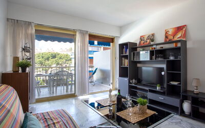 Le Grand Large 173.2: Mobilia, Proprietà, Pianta, Pianta Della Casa, Interior Design, Soggiorno, Legna, Cabinetry, Pavimento, Elettrodomestico