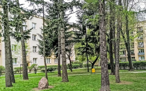 Kasprzaka Warszawa: Albero, Foglia, Spazio Pubblico, Zona Residenziale, Appartamento, Condominio, Primavera, Woody Impianto, Prato, Giardino