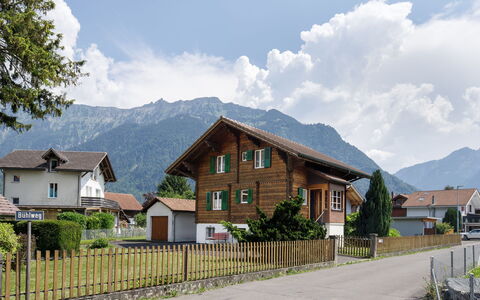 Chalet Dori: Costruzione, Casa, Casa, Zona Residenziale, Tetto, Architettura, Villetta, Area Rurale, Lotto, Insediamento Umano
