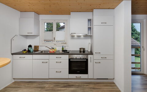 Chalet Dori: Cucina, Interior Design, Legna, Elettrodomestico Da Cucina, Pavimentazione, Apparecchio Major, Cabinetry, Controsoffitto, Soffitto, Mobilia