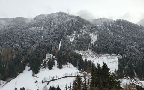 Stark: Cielo, Montagna, Nube, Neve, Pianta, Pendenza, Albero, Highland, Larice, Paesaggio Naturale