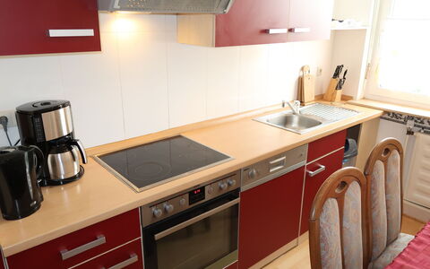 Nordlicht: Cabinetry, Lavandino Della Cucina, Controsoffitto, Proprietà, Lavello, Rubinetto, Cucina, Cucina Stufa, Legna, Elettrodomestico Da Cucina